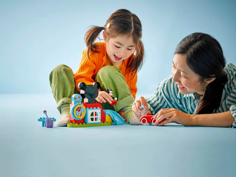 Casa y Coche de Mickey Mouse